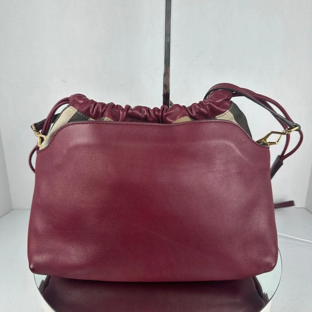 Burberry Burgundy Leather Shoulder Bag with Gold Hardware - Picture 4 of 10